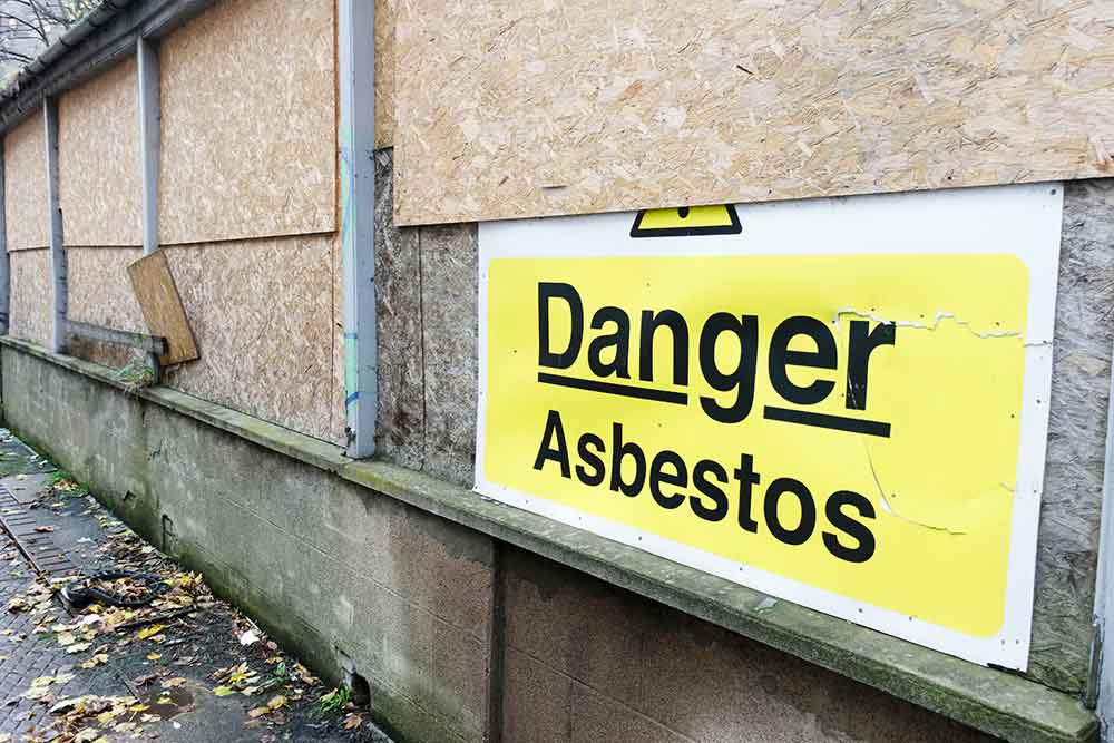 peligro de la eliminación de asbesto
