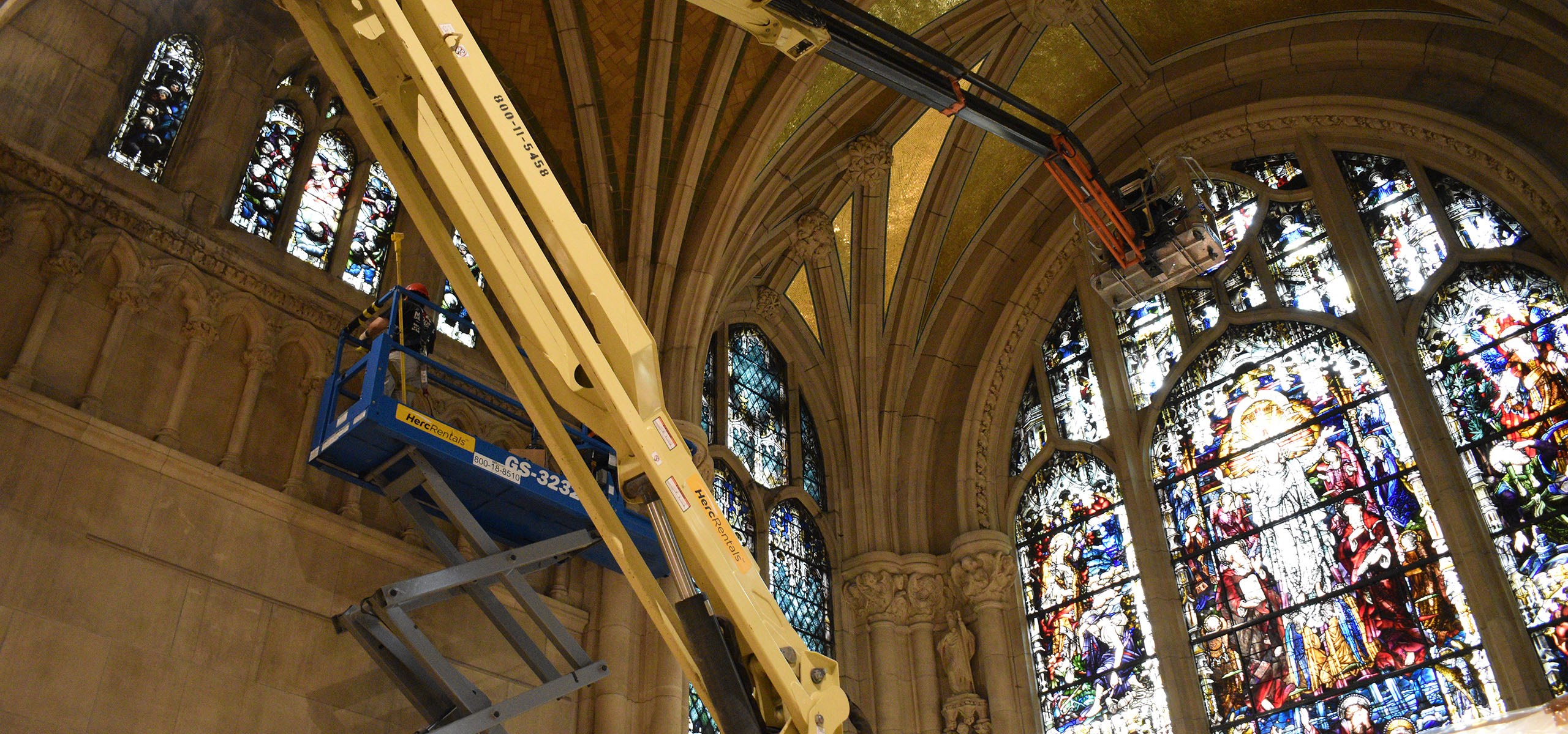 Restauration après l'incendie de la cathédrale historique de New York